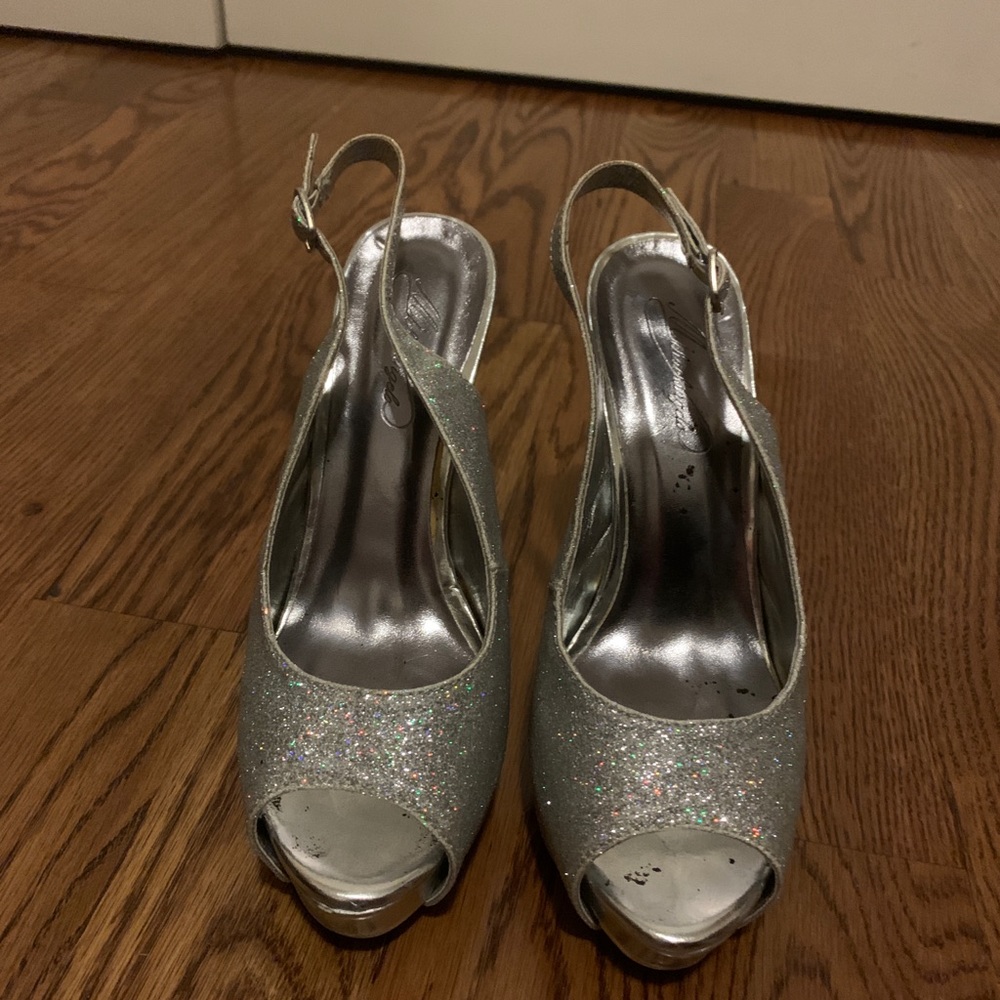 🦋Silver Glitter Heels